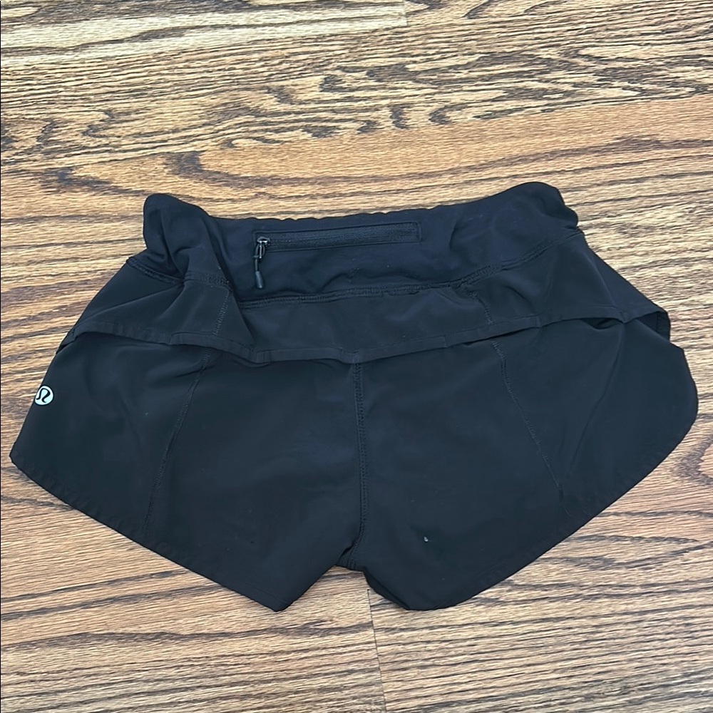 Lululemon Speed Up Shorts. Size 4.